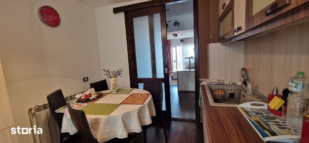 Apartament 3 camere, balcon, lift în Suceava