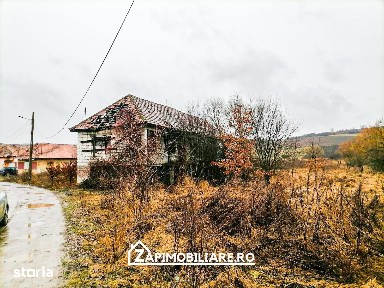Craciunesti - Casa la rosu - 356 mp + teren 1160 mp