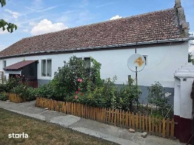 Proprietar vand casa sat Pustinis