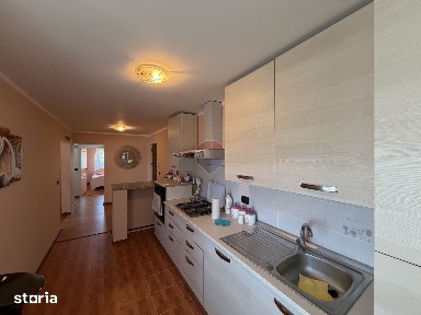 Apartament 3 camere de inchiriat