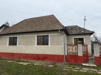 Casă Jebel teren 1696 mp front 30 ml utilitati strada asfaltata