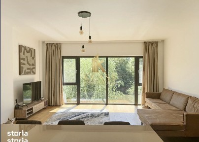 Apartament 3 camere in zona Erou Iancu Nicolae, cu vedere la lac din l