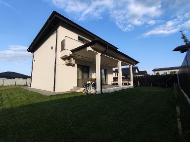 Casă 5 camere Valea Ursului,Miroslava lângă Pădurea Uricani, Zonă exclusivistă