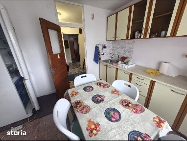 Inchiriez 3 camere decomandat cu 2 bai Racadau Carpatilor