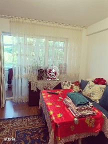 Apartament 3 camere de vanzare, model decomandat - Podul de Piatra