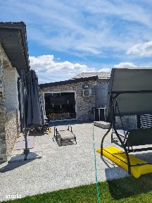 Casa deosebita in Valu lui Traian aproape de soseaua nationala