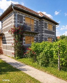 Casă cu anexe și teren 4.605 mp, front 36 m - posibil 2 locuri de casă