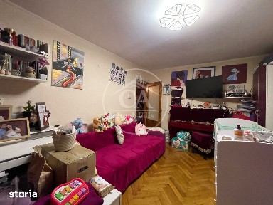 Apartament cu 3 camere de vânzare în zona Rogerius, Oradea