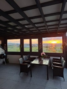 Penthouse premium de închiriat direct proprietar, prima închiriere, complet mobilat și utilat, terasă spectaculo asă de 55 mp, loc de parcare inclus.