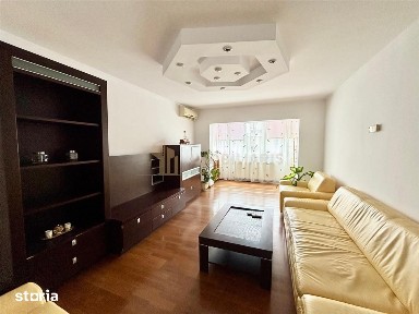 Apartament 3 camere - zona Moldovei