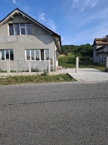Casă P+M, 4 camere, teren 1.500 mp - Sânmihaiu Almașului
