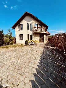 Casa 180 mp cu garaj, mobilata si utilata - Floresti, zona Somesului