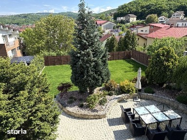 VILĂ EXCLUSIVISTĂ IN MĂNĂȘTUR CU GARAJ | 330 MP UTILI S+P+E | 800