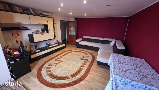 Vand ap cu 3 camere zona Mircea Voda