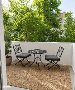 Apartament cu 3 camere decomandate, etaj 1, superfinisat, in Centru