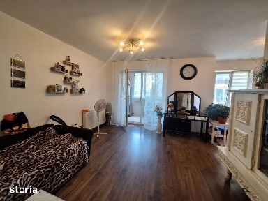 Apartament cu o camera, balcon, zona Florilor