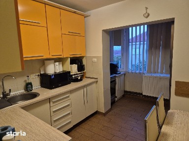 Inchiriere apart. 3 cam. decomandat, centrala pe gaz