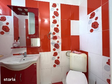 Casă / Vilă cu 4 camere de închiriat în zona Eden
