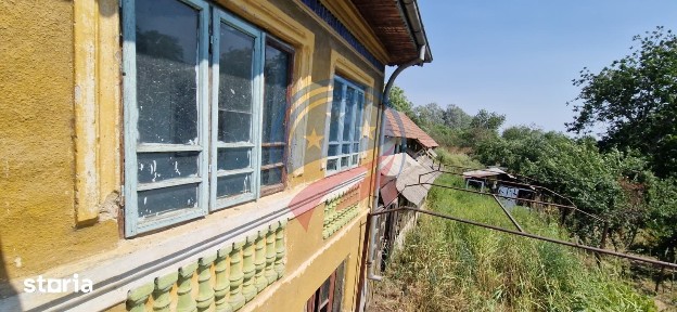 Casa de vanzare 5 camere + teren 2200 mp in loc. Calopar satul Bazdan