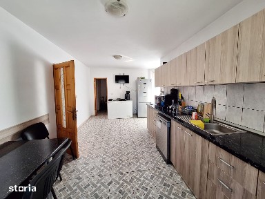 Vila 4 camere, garaj, utilată, Bacău,Cartierul CFR
