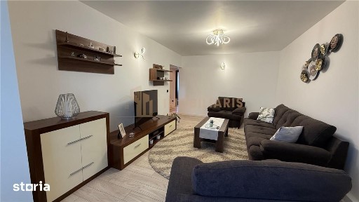 Apartament 3 camere + garaj, zona Moldovei