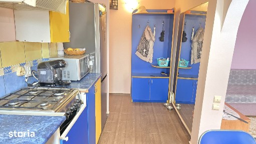 Vand apartament 3 camere semidecomandat in Deva, Micro 15, etaj 3