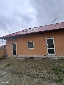 De vanzare casa in Roman, zona Piata Mare, teren 590mp, Pret 50000euro