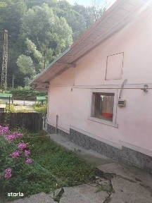 Vand casa cu curte Sinaia
