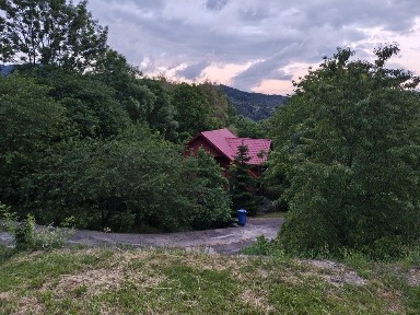 Închiriez casa pe termen lung