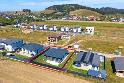 Casa 4 camere | Toate utilitatile | Finisaje Conrep | Sânpetru, BV