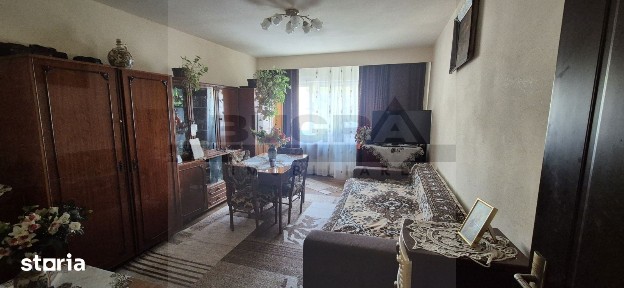 Apartament 2 camere, 50 mp + balcon, etaj intermediar, zona Plopilor