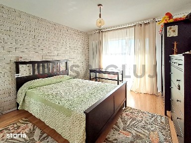 4 camere, 2 balcoane,2 Bai, parcare - zona Piața Flora!