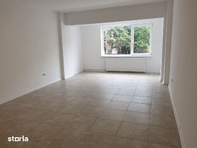 IASI - COPOU - DE INCHIRIAT - Spatiu comercial 54 mp - Renovat total !