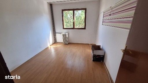 Apartament 3 camere de închiriat în Vlaicu etaj 2