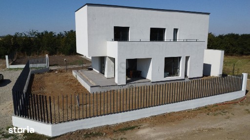 Vile individuale moderne 5 camere teren generos complex Saftica