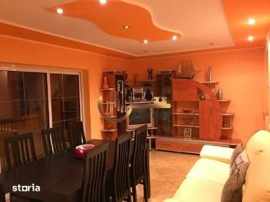 Etaj 1 - Vanzare apartament 4 camere CFR Targoviste