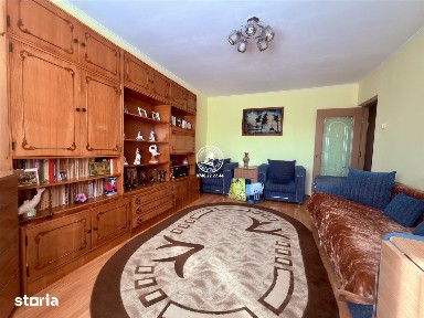 Apartament o camera Nicolina, etaj intermediar