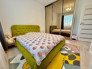 Inchiriez apartament 2 camere si living cu bucatarie, Stadionului. Chirie. Inchiriere