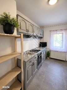 Apartament de vanzare cu 2 camere, semidecomandat, zona Dambovita