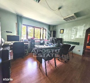 Apartament de vanzare cu 3 camere, parter, zona Aradului