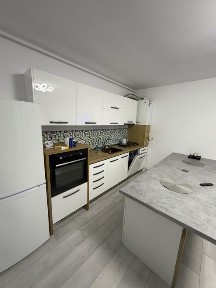Inchiriez apartament