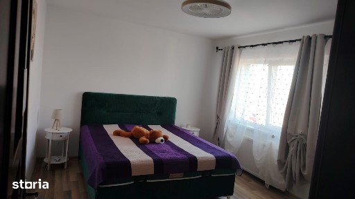 Închiriez apartament cu două camere și garaj subteran