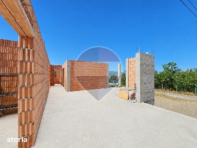 Casă / Vilă cu 4 camere de vânzare