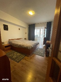 Apartament de vânzare 3 camere zona Sens