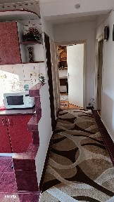 Vanzare apartament 3 camere, Resita, Moroasa 1