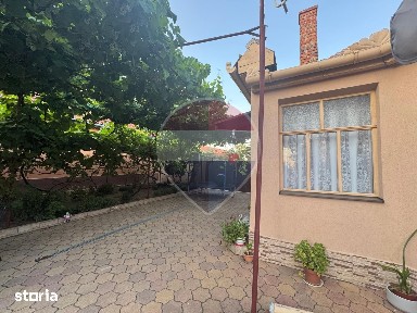 Casă cu 1439 mp teren Semlac la 37 km de Arad ( 2 cai de acces)