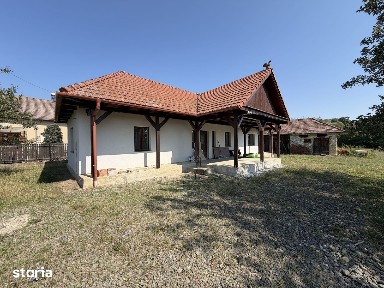 Casă stil tradițional sat Doba cu 2.900 mp teren la 15 minute de Zalău