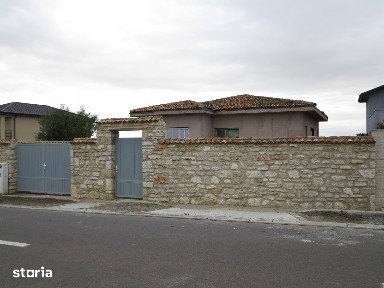 Casă la gri de vanzare in 2Mai - Vama Veche