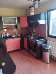 Casă bucium de închiriat