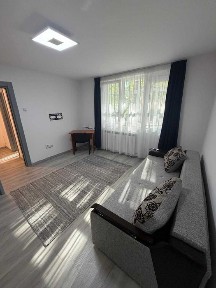 Inchirez apartament ultracentral langa Tribunal SV.,parter inalt.pentru locuit sau spatiu comercial,birouri.coafor,etc.